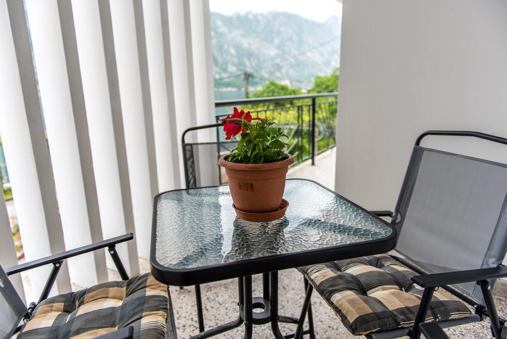 D@D Apartment Kotor Exteriör bild